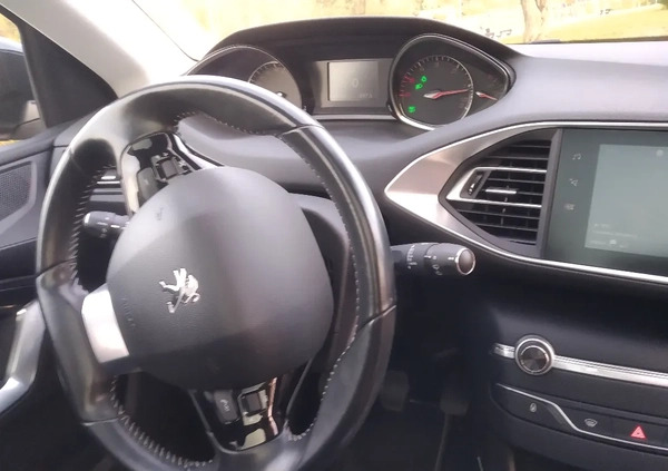 Peugeot 308 cena 54600 przebieg: 46000, rok produkcji 2018 z Września małe 172